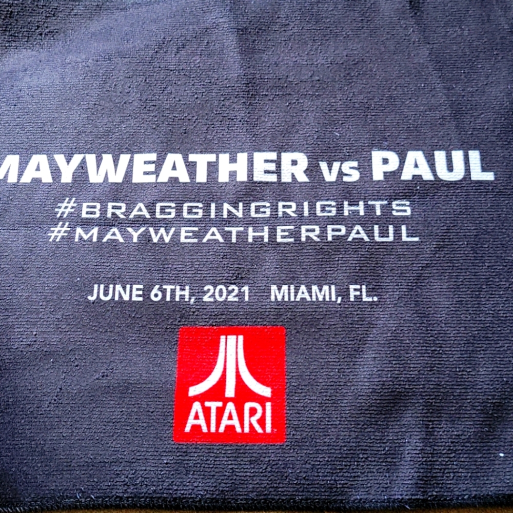 Mayweather vs Paul Logan towel